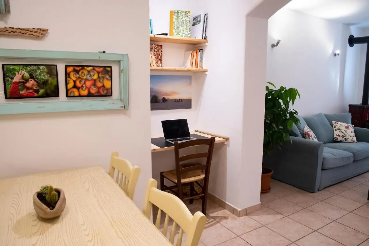 Happy Corner - The Home For Outdoor Lovers Revine Lago 0*,  إيطاليا
