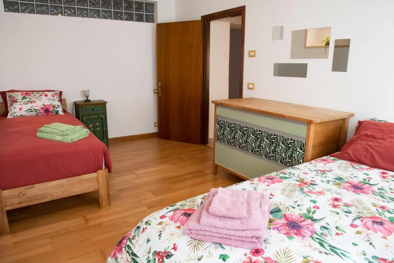 Happy Corner - The Home For Outdoor Lovers Revine Lago 0*,  Italien