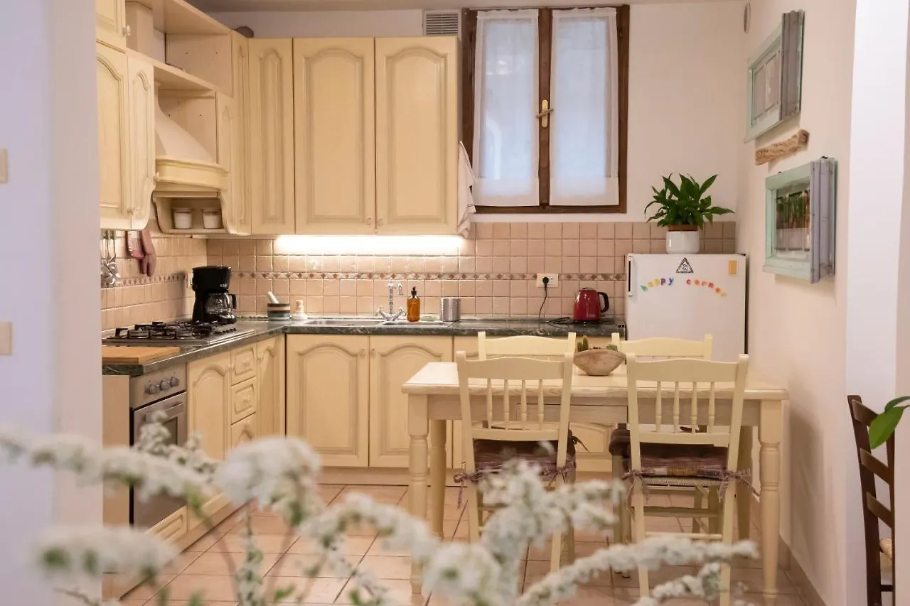 Happy Corner - The Home For Outdoor Lovers Revine Lago إيطاليا
